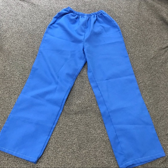 Minions Scrubs - Picture 6 of 6